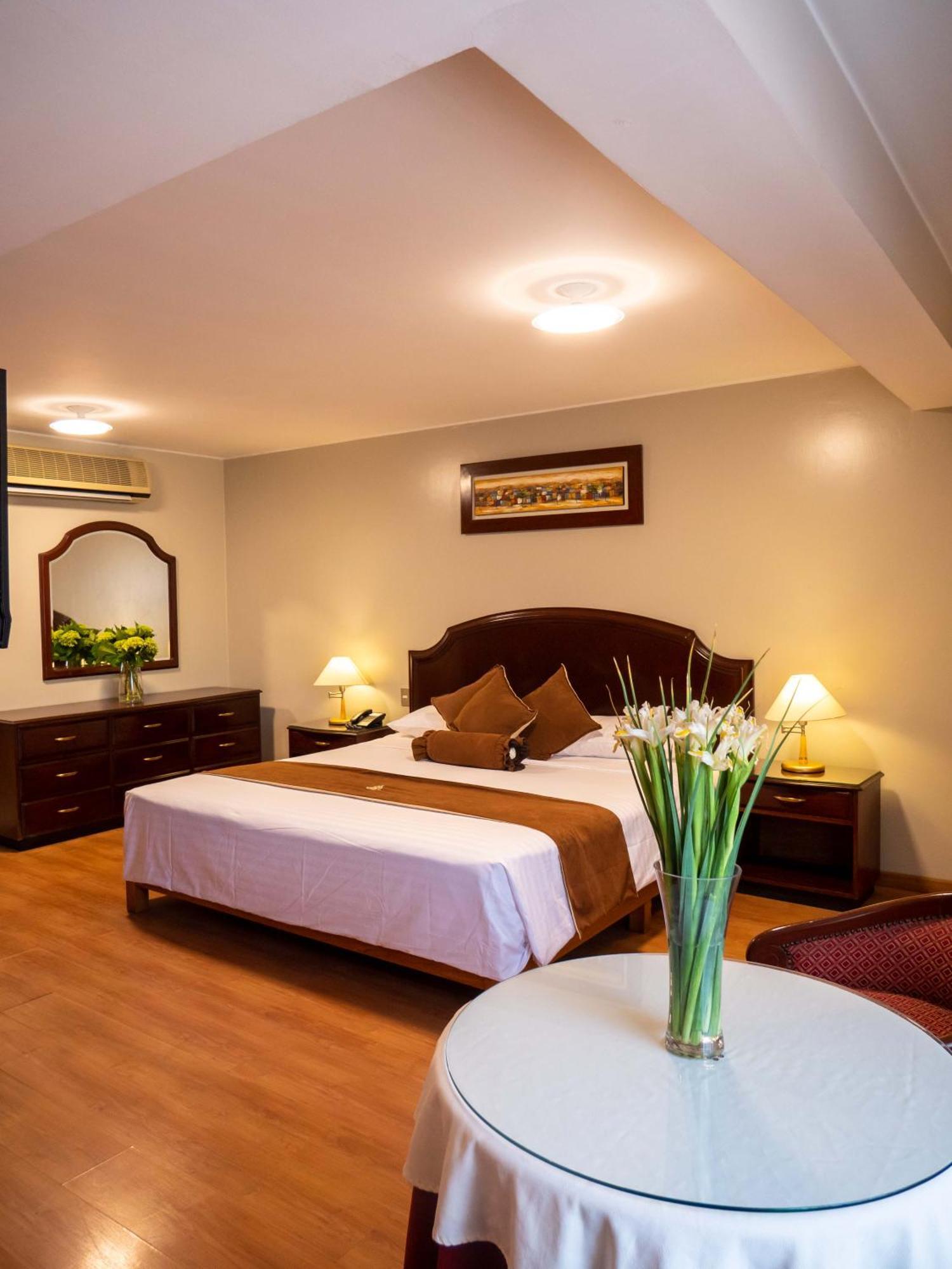 Hotel Britania San Borja Лима Екстериор снимка