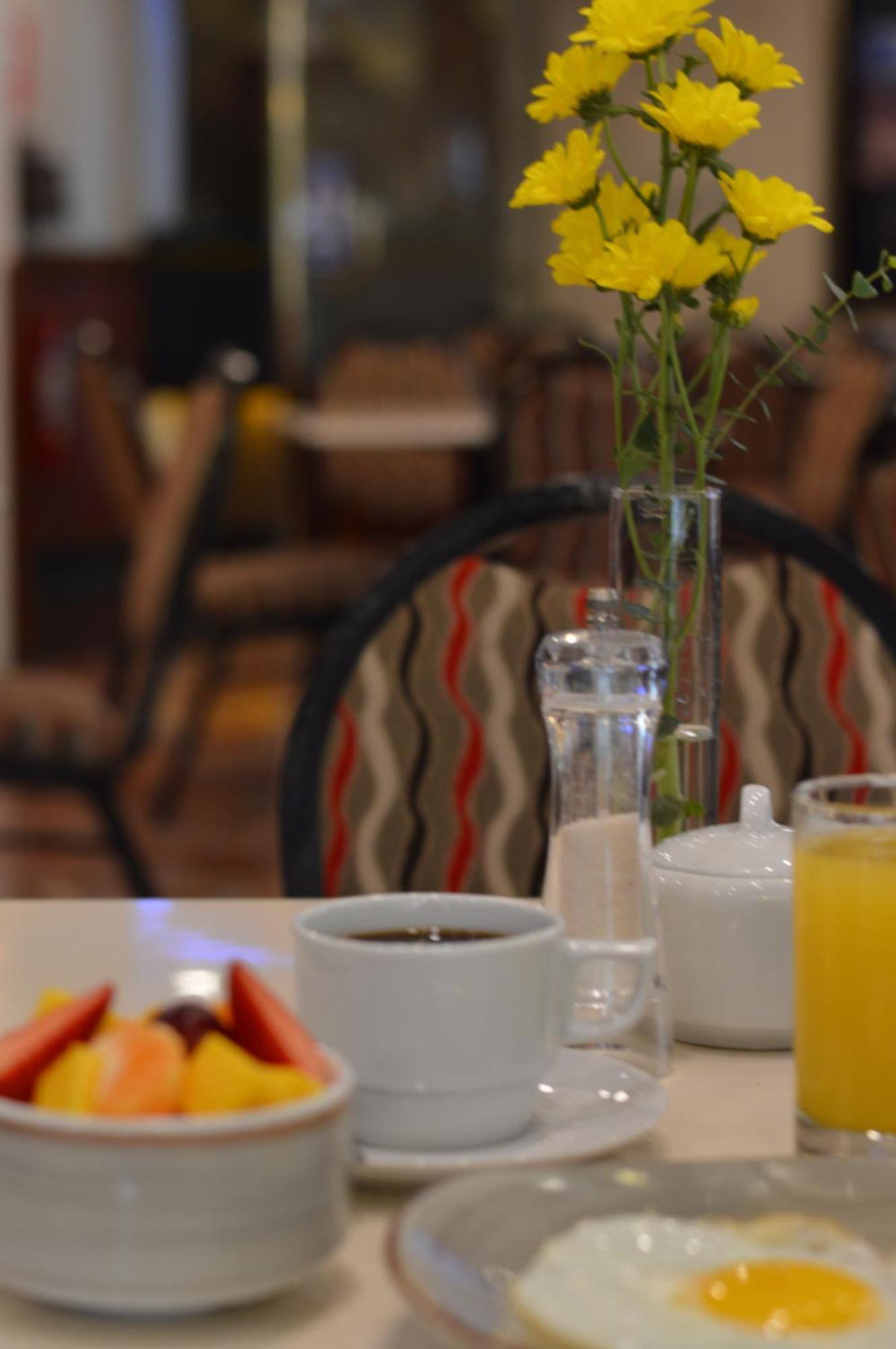 Hotel Britania San Borja Лима Екстериор снимка