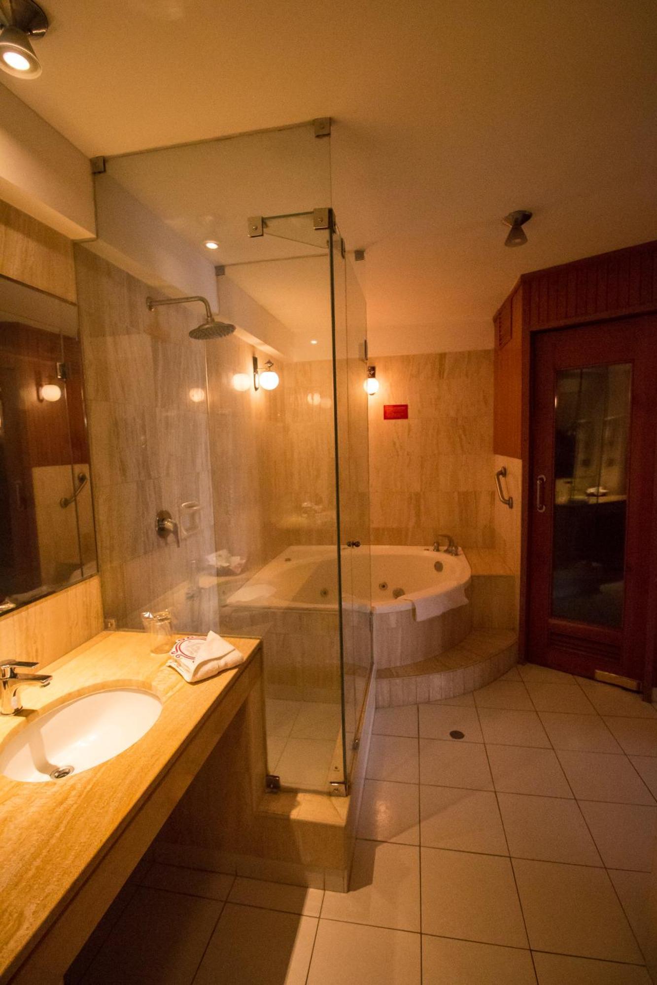 Hotel Britania San Borja Лима Екстериор снимка