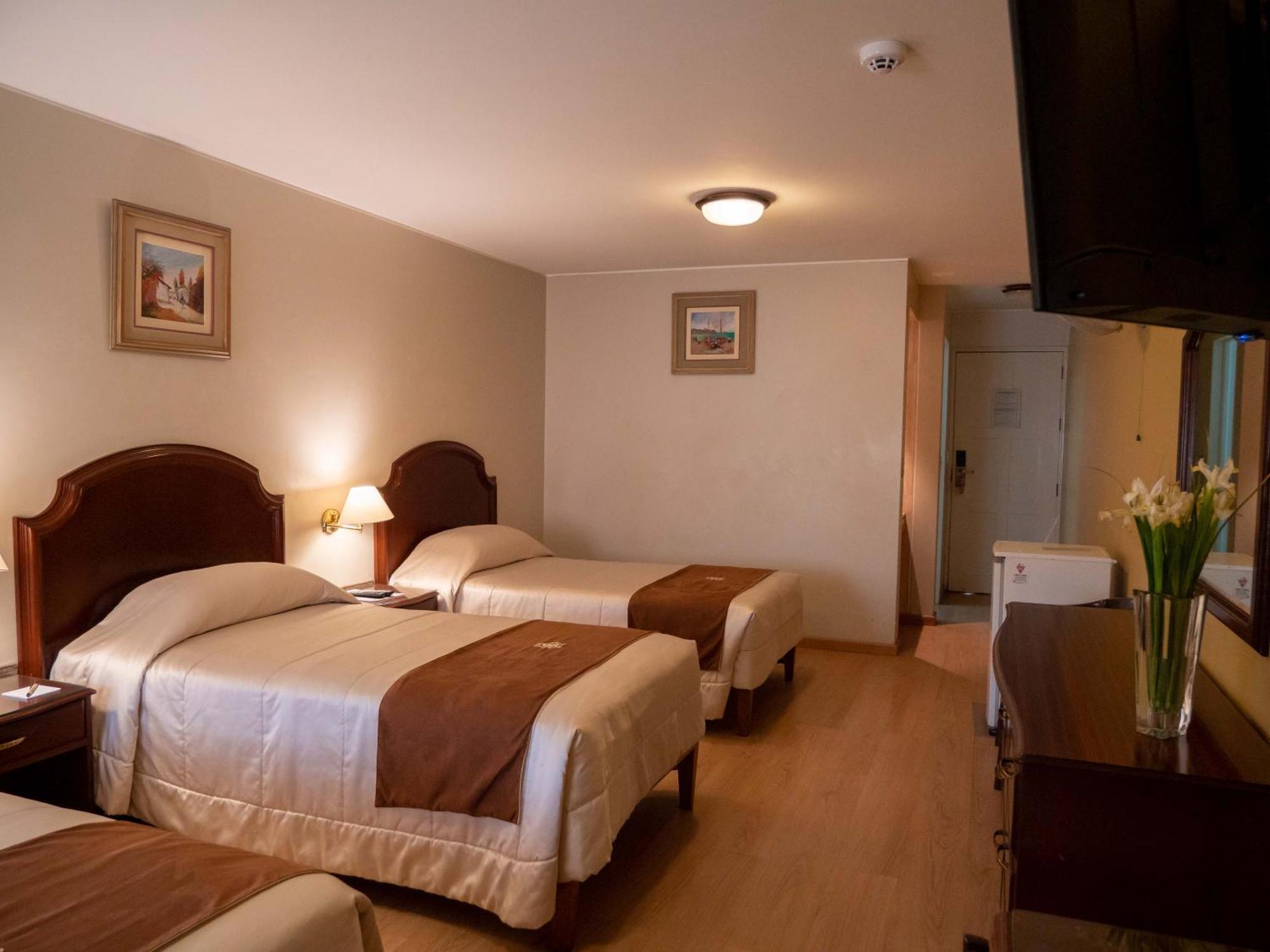 Hotel Britania San Borja Лима Екстериор снимка