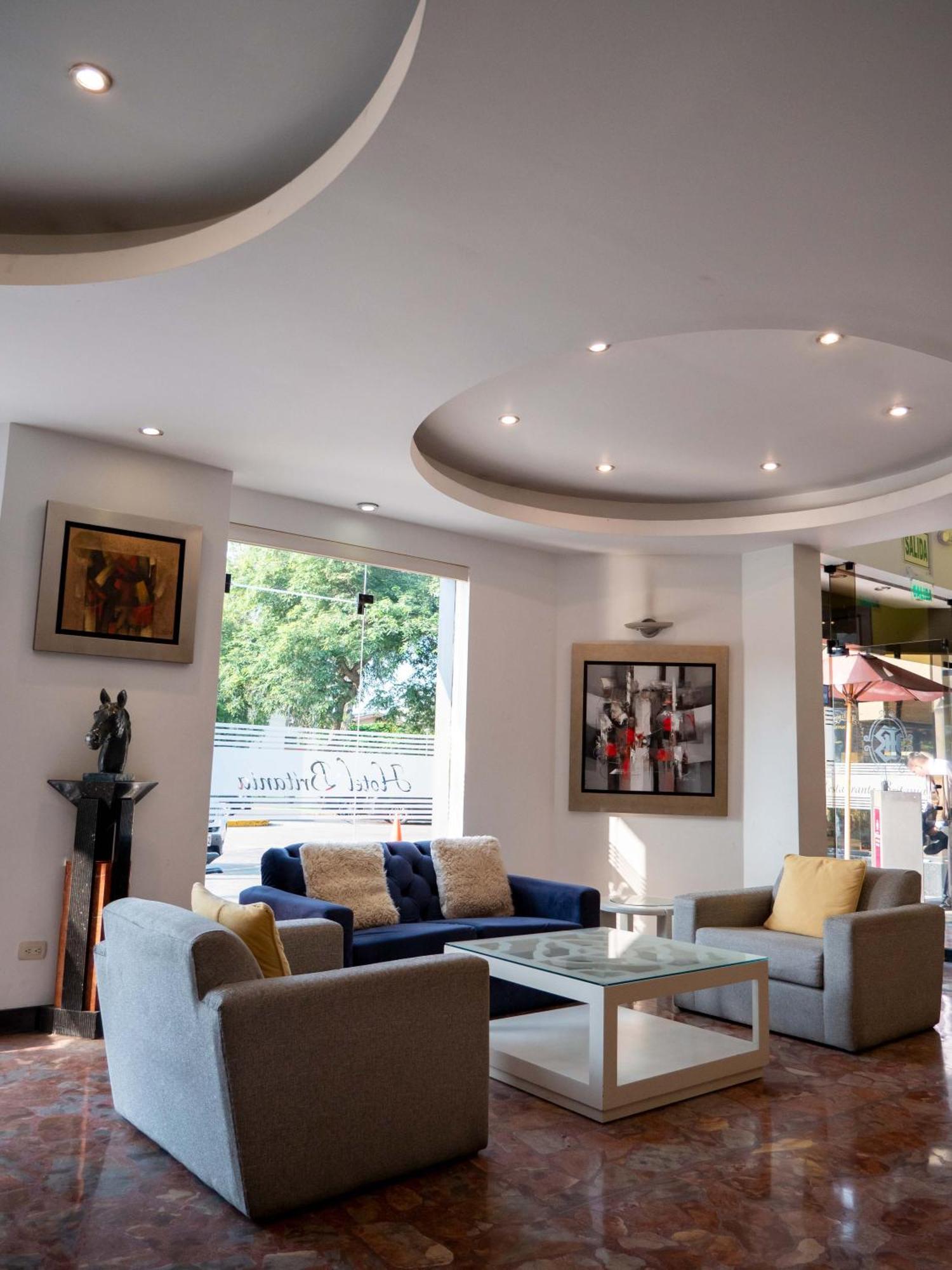 Hotel Britania San Borja Лима Екстериор снимка